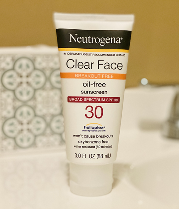 Neutrogena Clear Face Oil Free Sunscreen