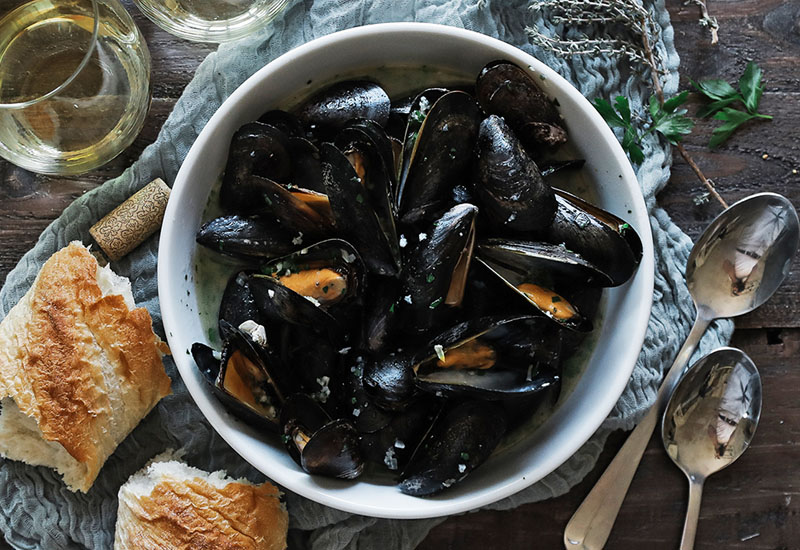 Garlic-Braised Mussels