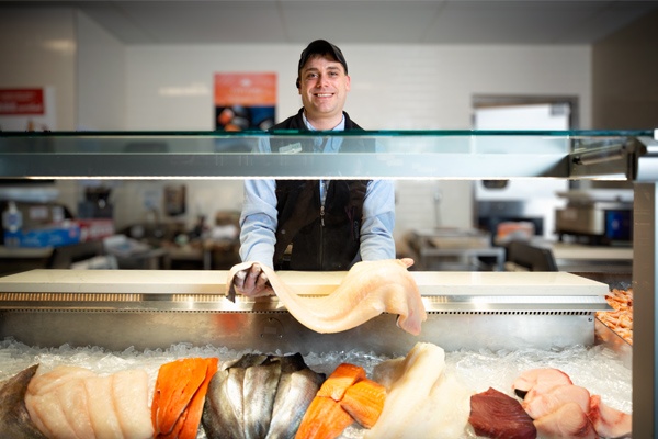 6 Ways Your Heinen’s Fishmonger can Help You!